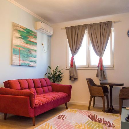 Bright Apartment Close To City Center 地拉那 外观 照片
