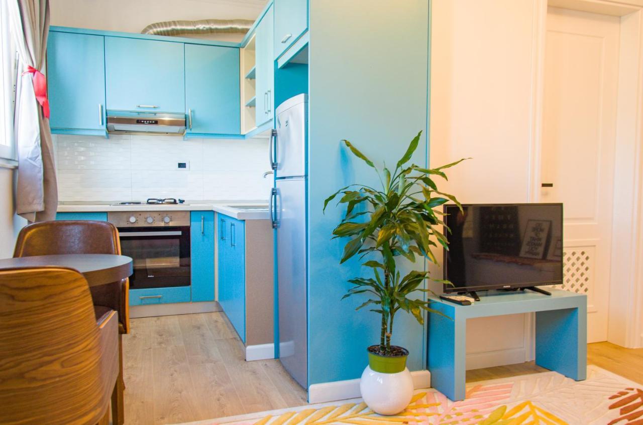 Bright Apartment Close To City Center 地拉那 外观 照片