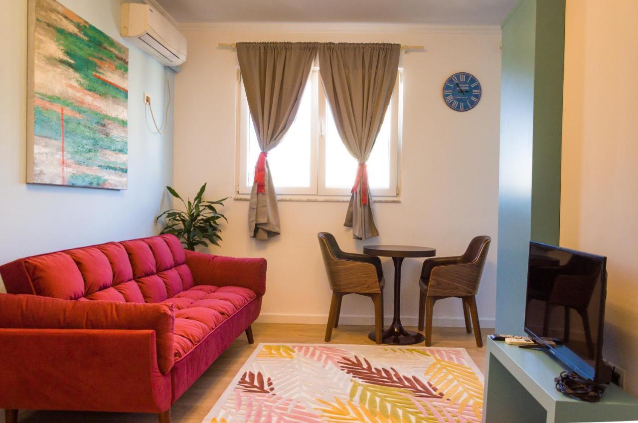 Bright Apartment Close To City Center 地拉那 外观 照片
