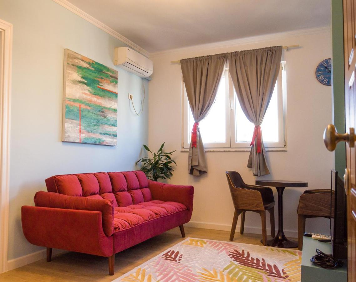 Bright Apartment Close To City Center 地拉那 外观 照片