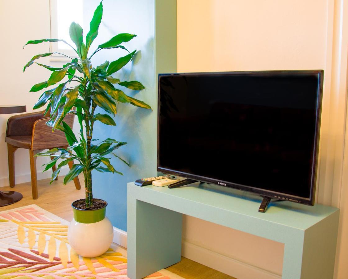 Bright Apartment Close To City Center 地拉那 外观 照片