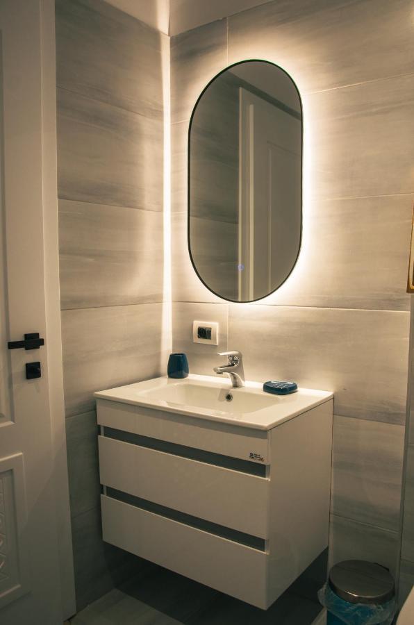 Bright Apartment Close To City Center 地拉那 外观 照片